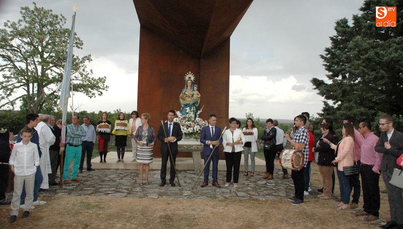 Los mayordomos presidieron el ofertorio en honor a la Virgen del Castillo