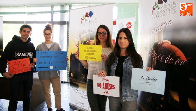 Estudiantes de Geografía e Historia que colaboran en esta campaña / Foto de Alberto Martín