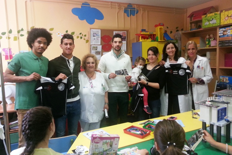 Visita Unionistas al aula pediátrica