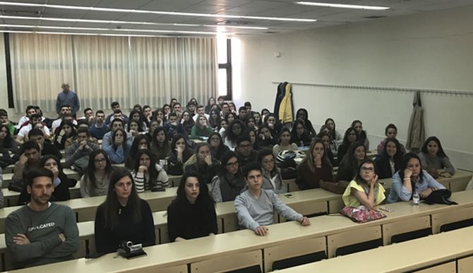 Masiva presencia de alumnos de Relaciones Laborales en el encuentro con empresarios