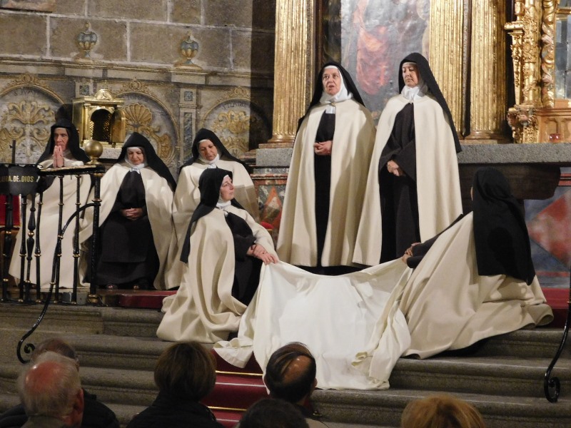 El grupo de teatro Lazarillo de Tormes lleva la vida de Santa Teresa a Ávila