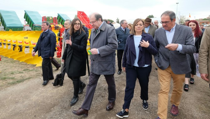Herrera, que inauguró la Feria de Maquinaria de Lerma, junto a la consejera Milagros Marcos y Baudilio Fernández Mardomingo