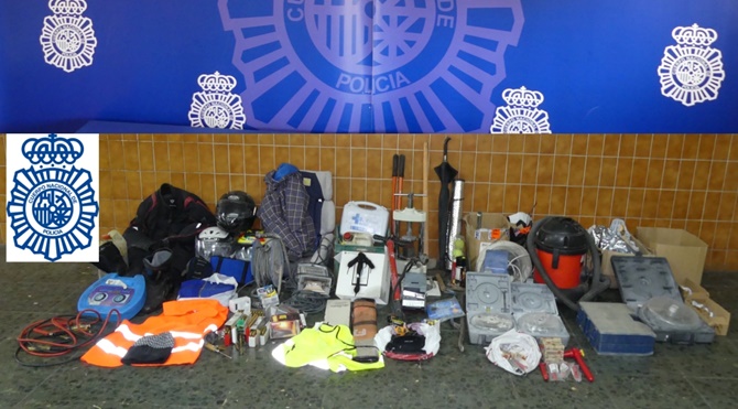 Imagen de parte de los objetos recuperados