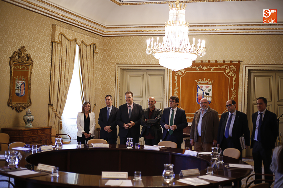 Asistentes a la reunión del Consejo de Diálogo Social celebrada este miércoles. Foto: Alejandro López