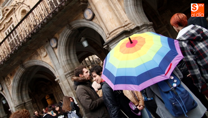 Concentración convocada por Iguales en la Plaza Mayor / Foto de David Fernández