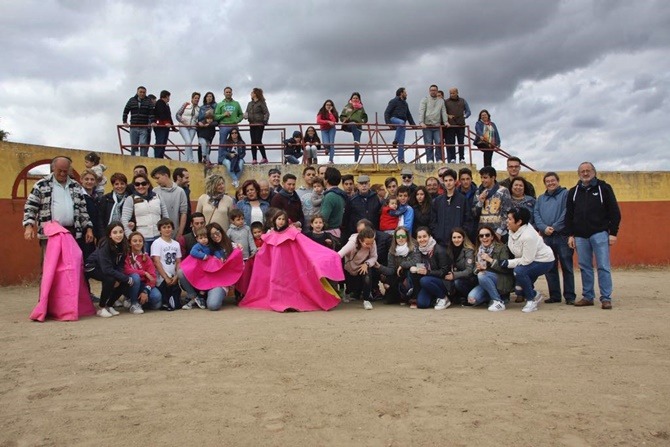 Participantes en la fiesta anual de la peña taurina Domingo López Chaves