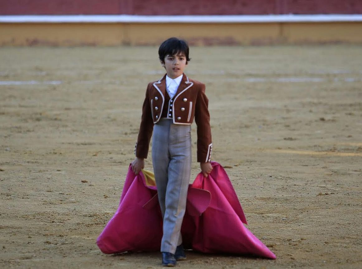 El alumno de la Escuela Taurina de la Diputación de Salamanca brilló entre sus ídolos | Foto: Miguel Hernández
