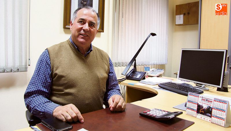 Julián Martín Jiménez, alcalde de Villarino de los Aires  | CORRAL