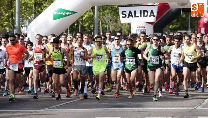 Momento de la salida de la Carrera Popular Cívico Militar