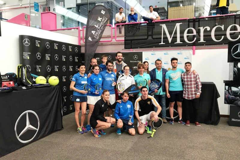 Foto familiar de los finalistas del torneo ATV Salamanca