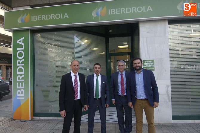 José Miguel Hernández gerente de ventas en CYL, Francisco Javier Bernardos del Pozo, técnico comercial de CYL y Javier Hernández, Gerente del grupo Hermon /Fotos: Adrián Martín