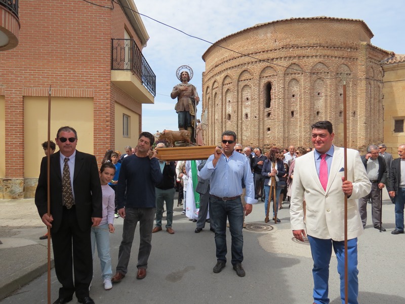 Los vecinos han celebrado la tradicional procesión
