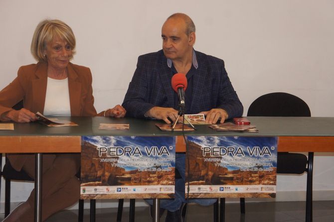 El alcalde y la concejala de Cultura han presentado la Feria de la Piedra