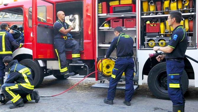 La campaña pretende evitar incendios en pisos de estudiantes