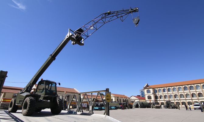 Exposición de materiales en el cuartel general Arroquia de Salamanca. Foto: David Fernández