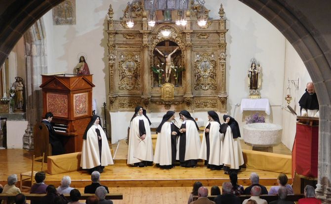 La iglesia de Anaya de Alba abre sus puertas a Teresa