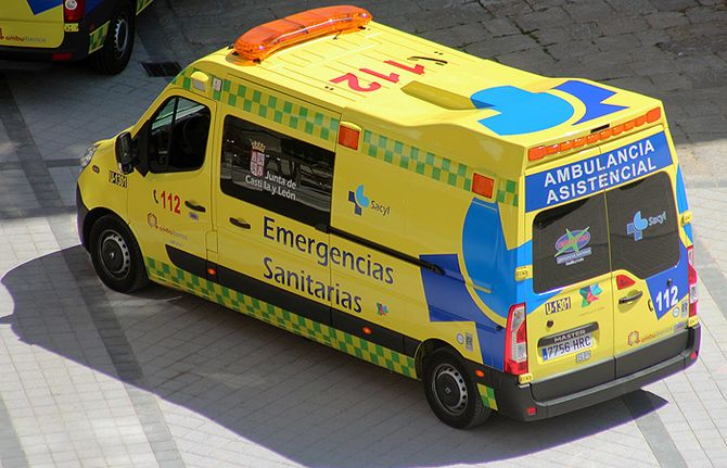 Un varón de 69 años herido grave en una colisión entre tres turismos en Arapiles  