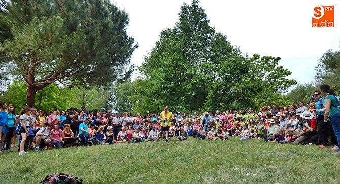 Los participantes de la I Ruta del Tormes, en la pradera de la Fundación EB-Tormes, en Almenara