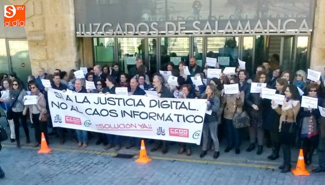 Los funcionarios han protestado en reiteradas ocasiones por los fallos informáticos