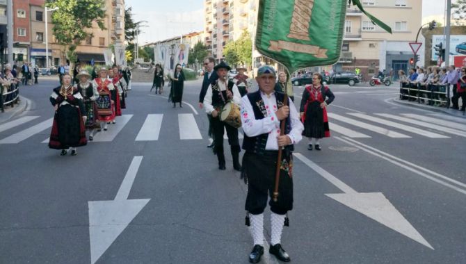 Momento de la procesión por el Paseo de la Estación de Salamanca