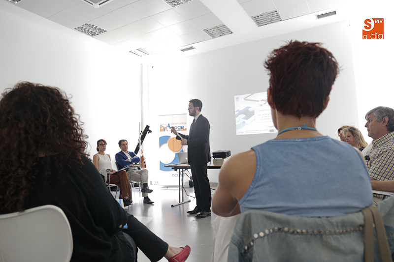 Mesa redonda sobre diversidad e inclusión (Foto de Álex López)