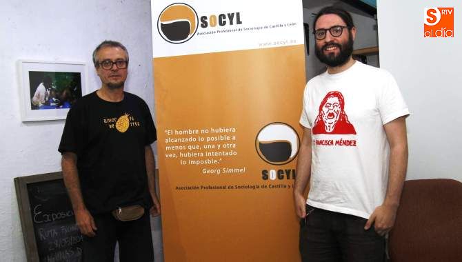 Los dos protagonistas de la charla, antes del comienzo del acto