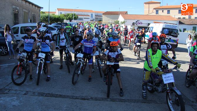 Momento de la salida de la primera edición de la Marcha BTT Corazón de Las Arribes