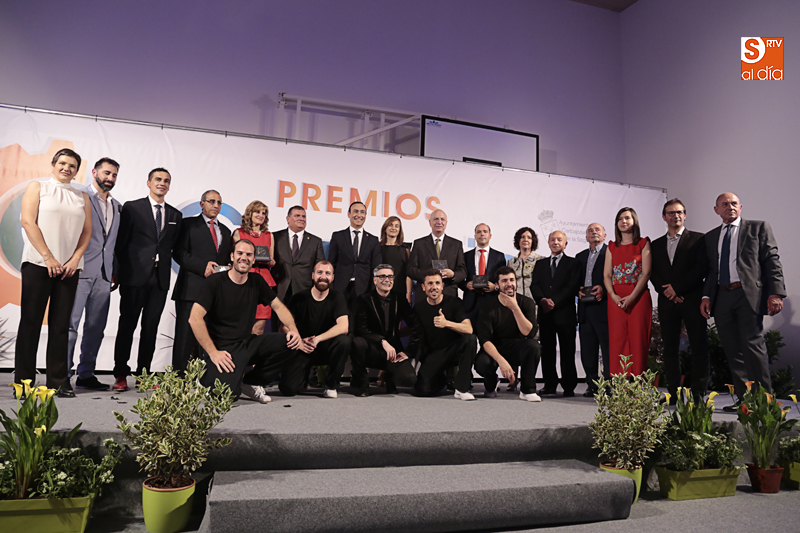 Foto familiar de los galardonados (Foto de Álex López)