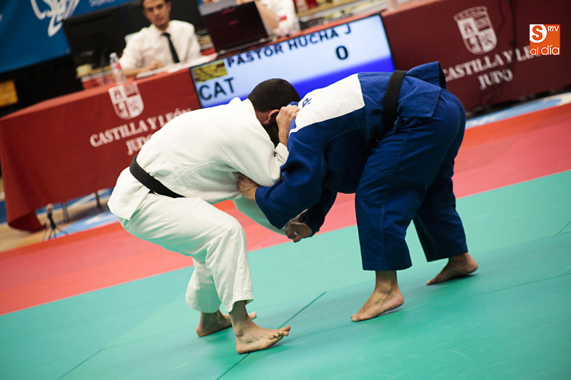 Momento de uno de los combates disputado durante la cita