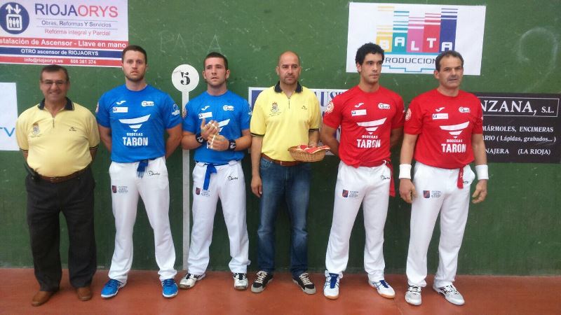 Villoruela disfruta de una buena tarde de pelota mano