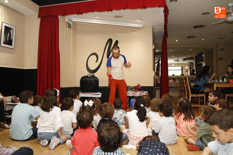 Los divertidos relatos de Pepino Trapazero encandilan al público infantil
