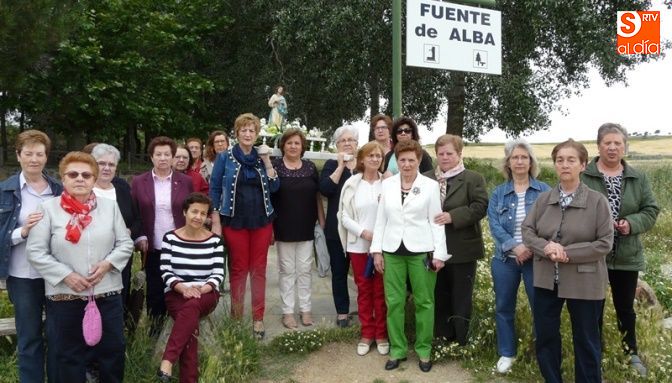 Vecinas de Villoria que realizaron el rosario de la aurora
