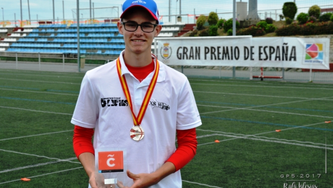 Carlos Iglesias confirma su progresión con una plata en el Gran Premio de A Coruña  