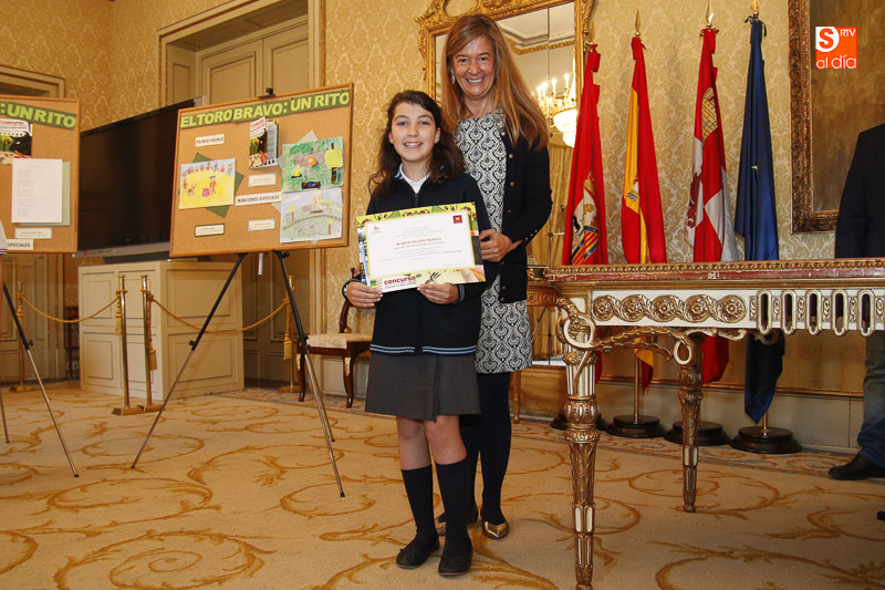 Entrega de diplomas a los ganadores del certamen escolar ‘El toro bravo: un rito’