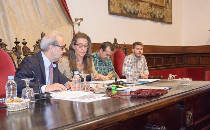 El rector defiende ante el Claustro la solvencia económica de la Universidad  