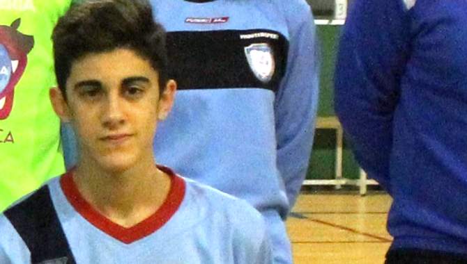 Sergio Barbero posa con su club el Ganadería Casaseca FS Salamanca