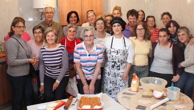 Alumnos y profesora del taller de gastronomía en Lagunilla