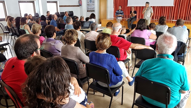 Un momento del acto de presentación de la Escuela Libre Waira, estes sábado en Juzbado
