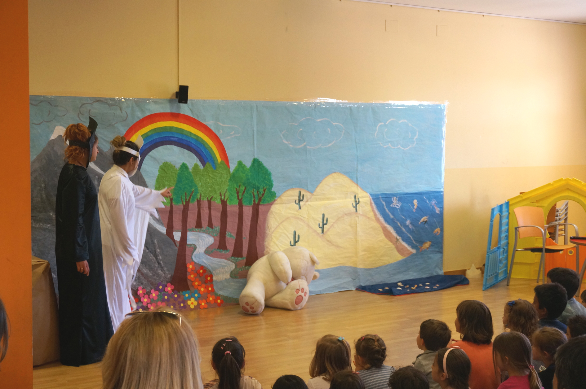Foto 6 - Representación teatral en Villares para celebrar el Día Mundial del Medio Ambiente
