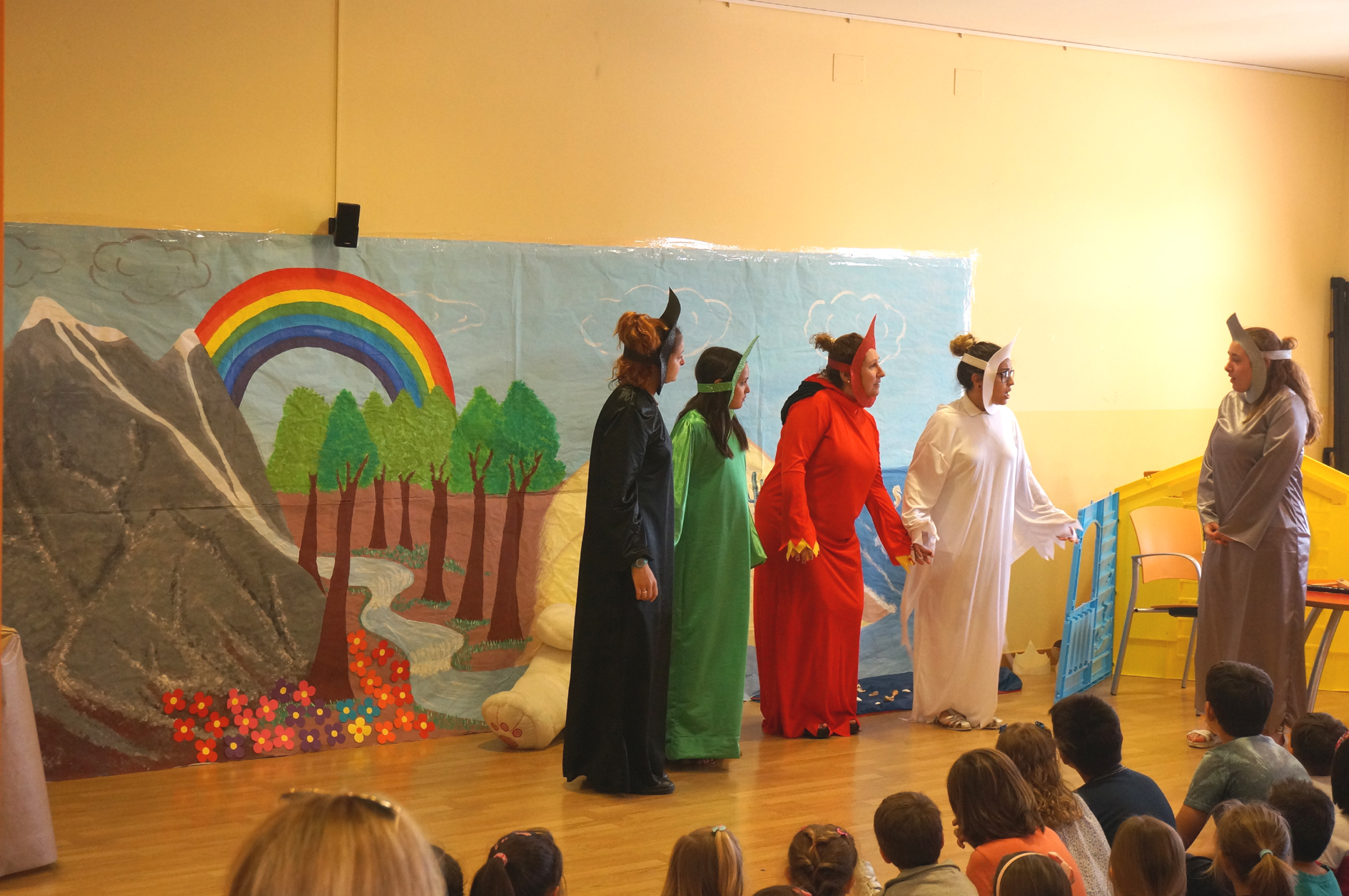 Foto 2 - Representación teatral en Villares para celebrar el Día Mundial del Medio Ambiente