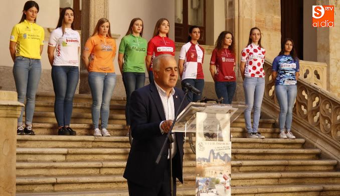 Momento de la presentación de la Vuelta Ciclista