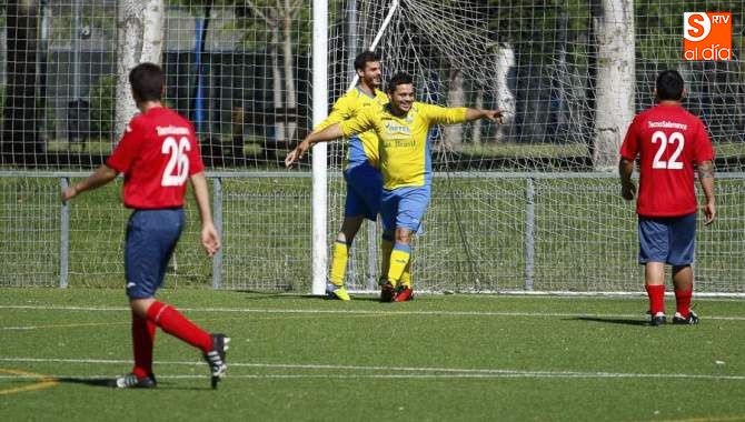 Imagen de un partido de fútbol del torneo Modesto Charro disputado en La Aldehuela