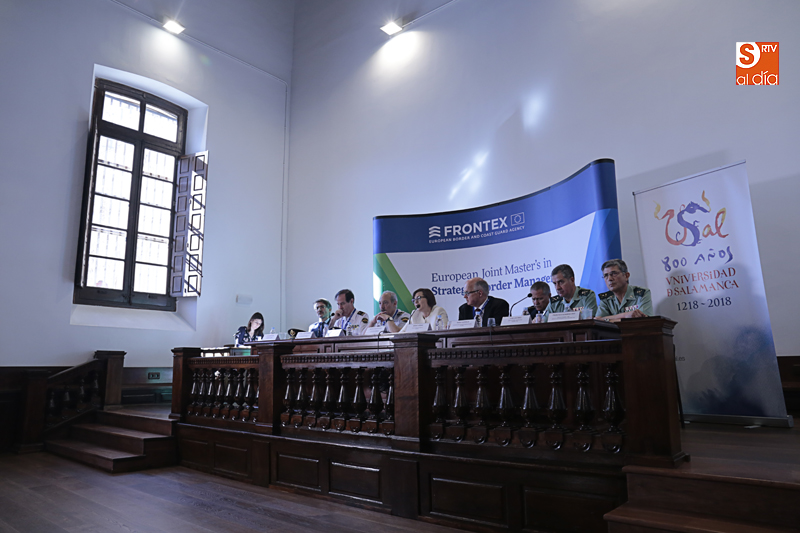 Entrega de diplomas en el Paraninfo de la Universidad (Foto de Álex López)