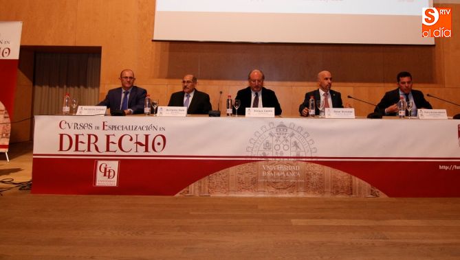 El ministro de Trabajo de Paraguay inaugura los Cursos de Especialización en Derecho