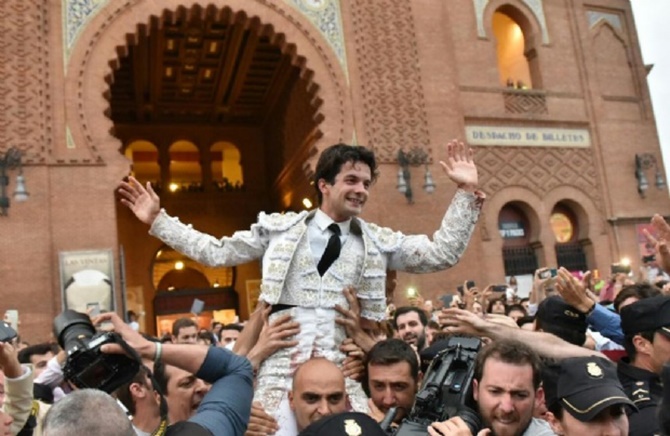 Puerta grande para Juan del Álamo en Las Ventas. Foto: Cultoro