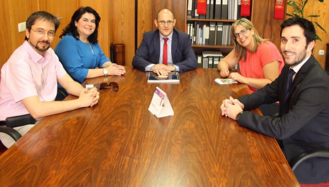 Fernando Carbajo Cascón, nuevo decano de la Facultad de Derecho, junto a su equipo