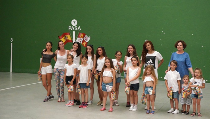 Exhibición de baile de la escuela municipal de Villares de la Reina