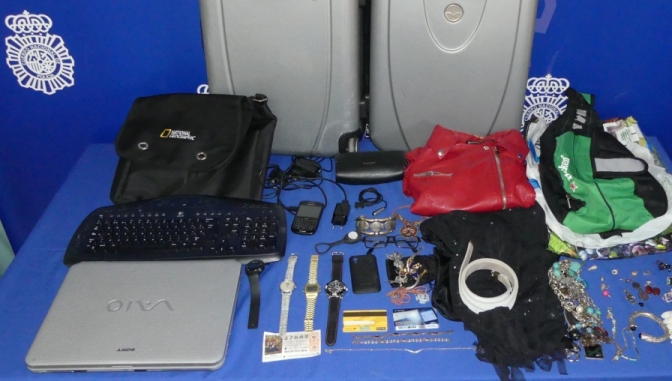 Material robado por la detenida en la carretera de Ledesma