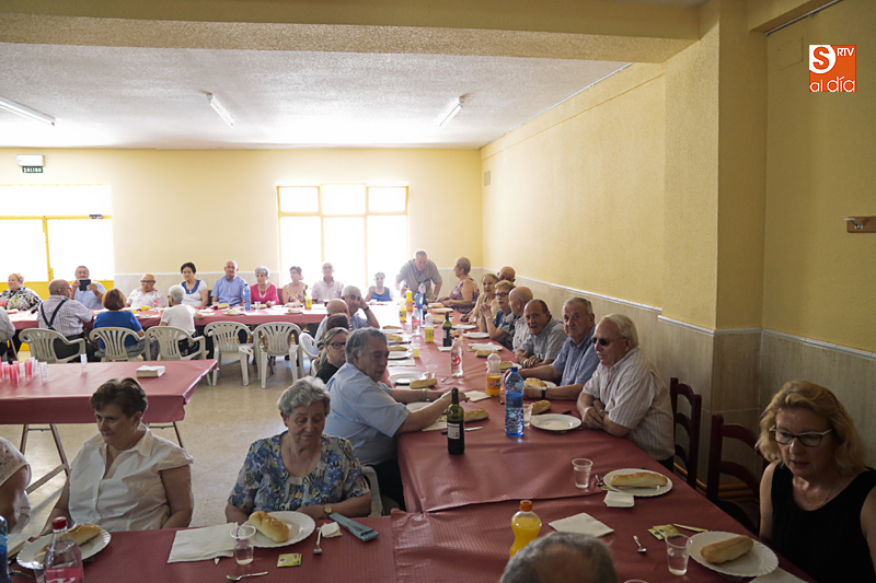 Foto 6 - Los mayores protagonizan la jornada festiva en Villares de la Reina