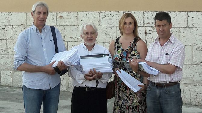 ASPES entrega 1.500 firmas para reclamar el reconocimiento de la función tutorial  